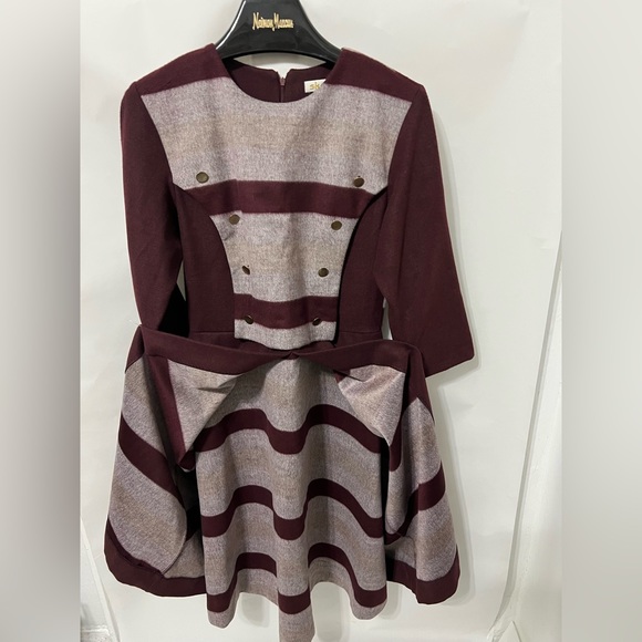 SHANIS NEW DRESS - Picture 3 of 11